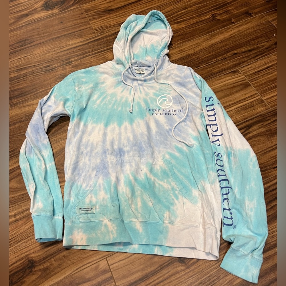 - Simply Southern tie dye sweatshirt, size small